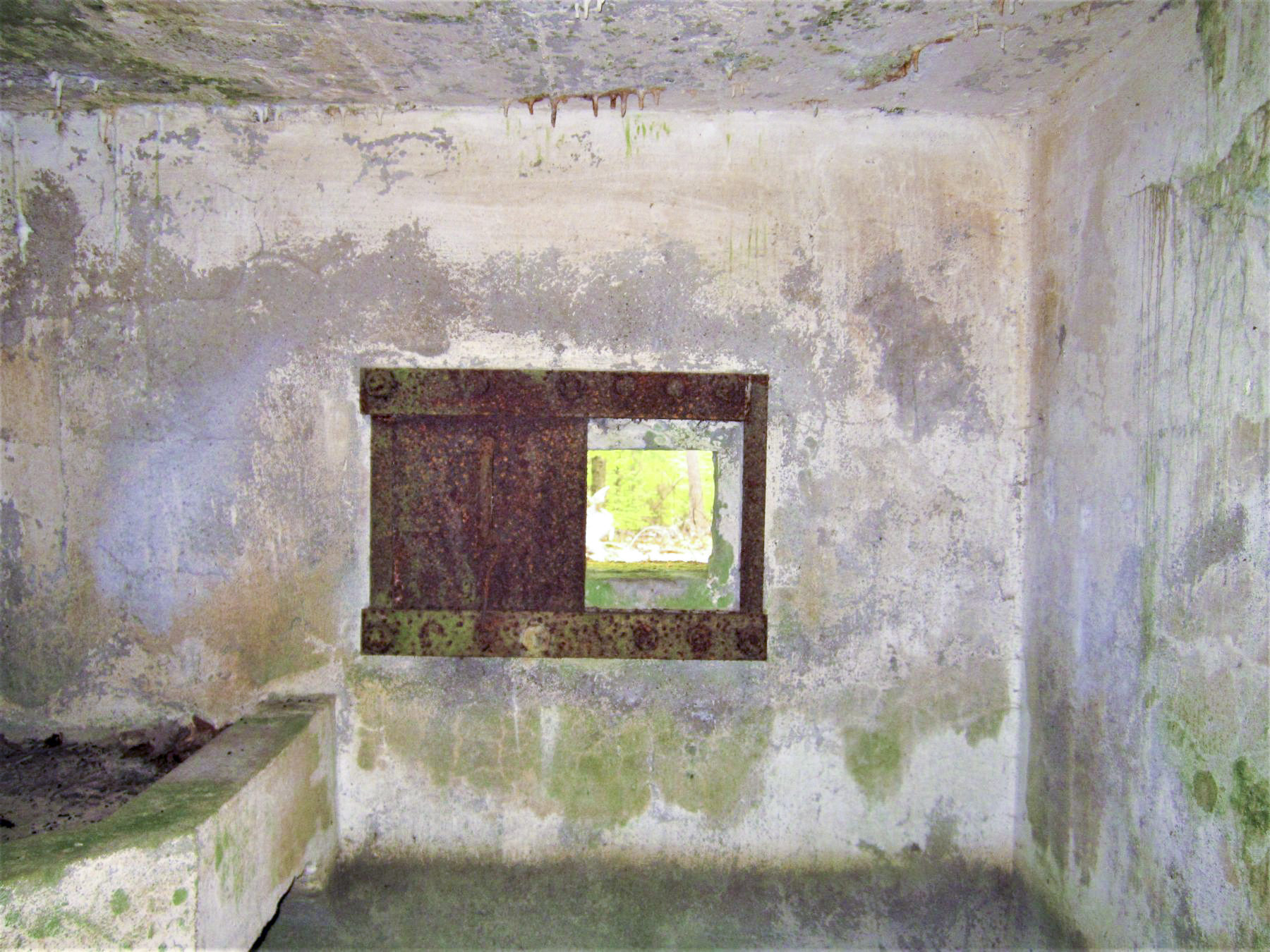 Ligne Maginot - HARDT 2 - (Blockhaus pour arme infanterie) - Créneau droit