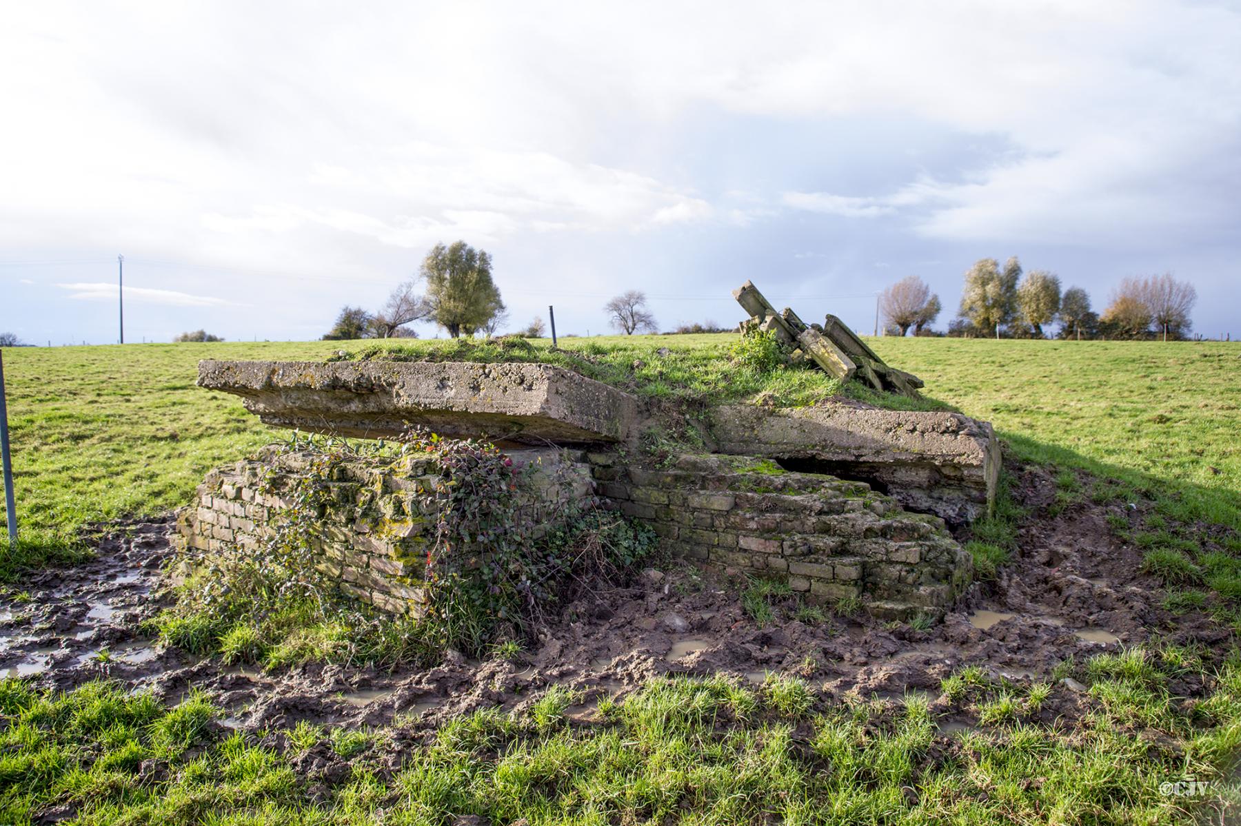 Ligne Maginot - B196a - COIN du MOULIN (Blockhaus de type indéterminé) -  - Lia VERMEULEN