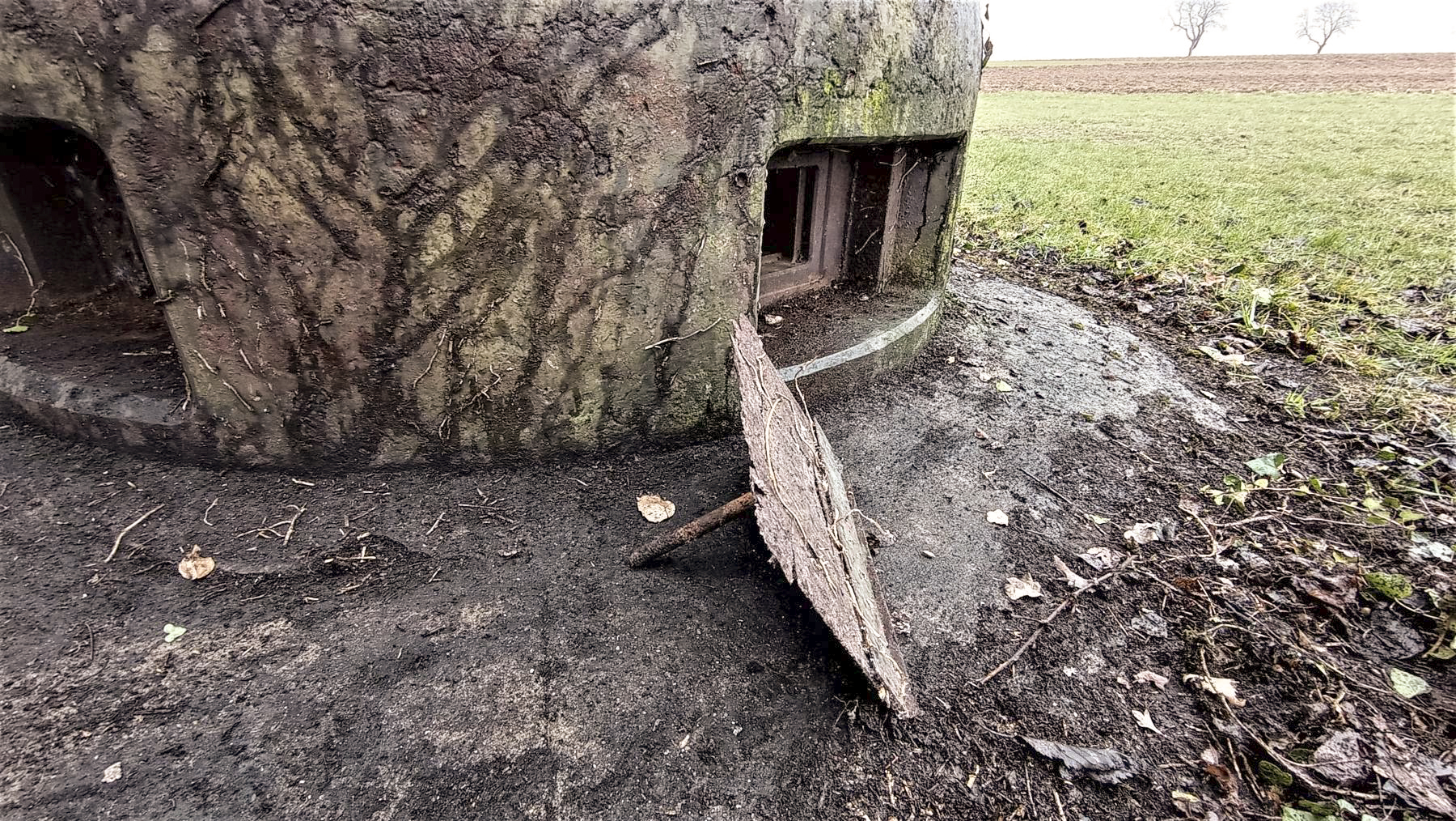 Ligne Maginot - BUCHHOLZBERG (I / 79° RIF) - (Abri) - La cloche GFM Ouest avec le reste d'un volet temps de paix