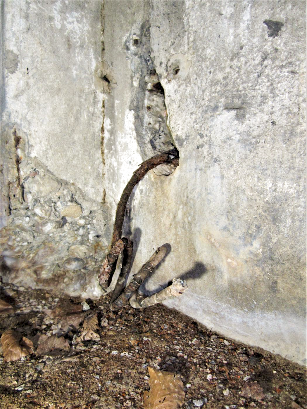 Ligne Maginot - TRAUTBACH OUEST - (Blockhaus pour arme infanterie) - Arrivée du câble téléphonique
