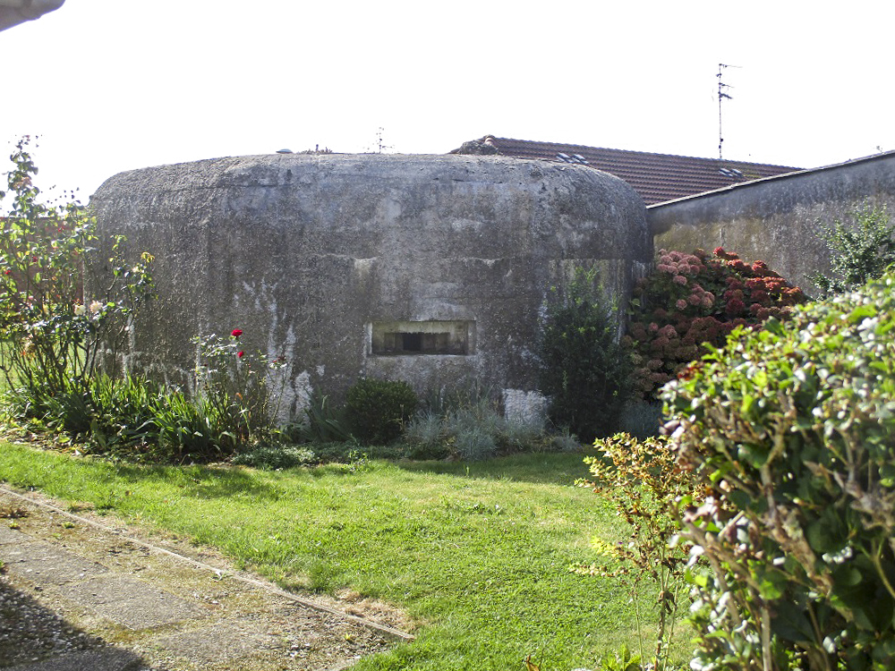 Ligne Maginot - BEF 281 - Le BERQUIER Sud (Blockhaus pour arme infanterie) - Photographié depuis la rue du Berquier.