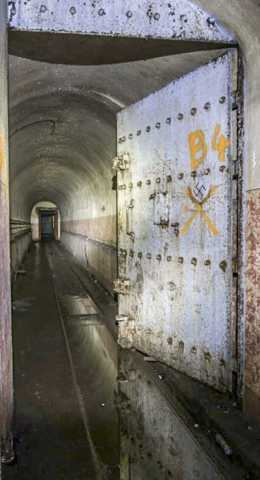 Ligne Maginot - MONT DES WELCHES - A21 - (Ouvrage d'artillerie) - Bloc 4
La porte blindée isolant le bloc du casernement