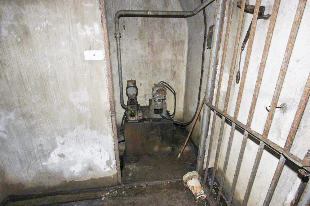 Ligne Maginot - MONT DES WELCHES - A21 - (Ouvrage d'artillerie) - Pompe d'alimentation en eau de l'un des blocs. Cette pompe permet de relevage de l'eau depuis la galerie