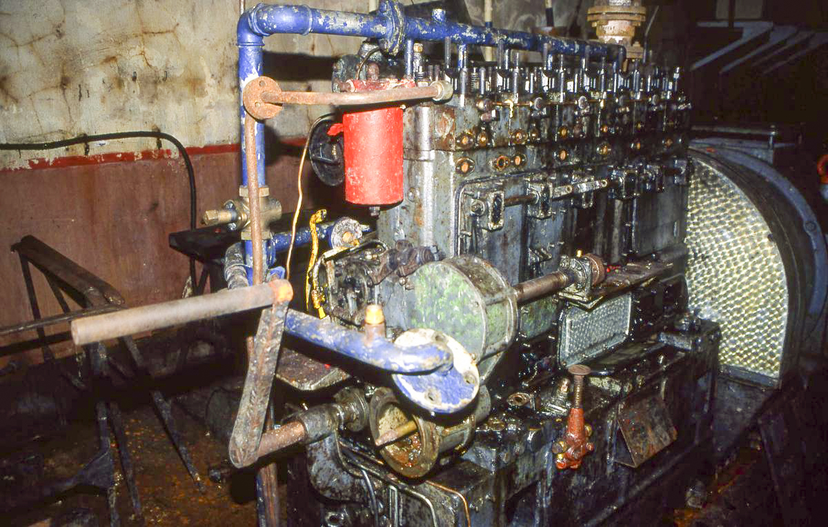 Ligne Maginot - KERFENT - A34 - (Ouvrage d'infanterie) - L'usine électrique
Groupe électrogène à moteur Renault