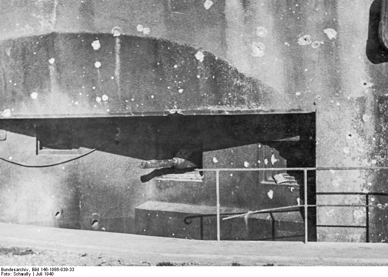 Ligne Maginot - BINING - (Casemate d'infanterie) - Photo prise en 1940 par l'armée allemande