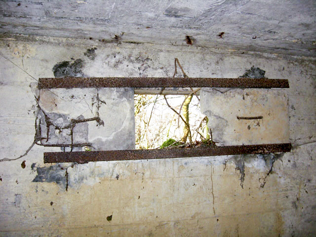 Ligne Maginot - BOMBACHERHOF 4 - (Blockhaus pour arme infanterie) - Créneau - Christian LENHARD