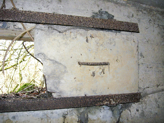 Ligne Maginot - BOMBACHERHOF 4 - (Blockhaus pour arme infanterie) - Volets en béton pour la fermeture du créneau - Christian LENHARD