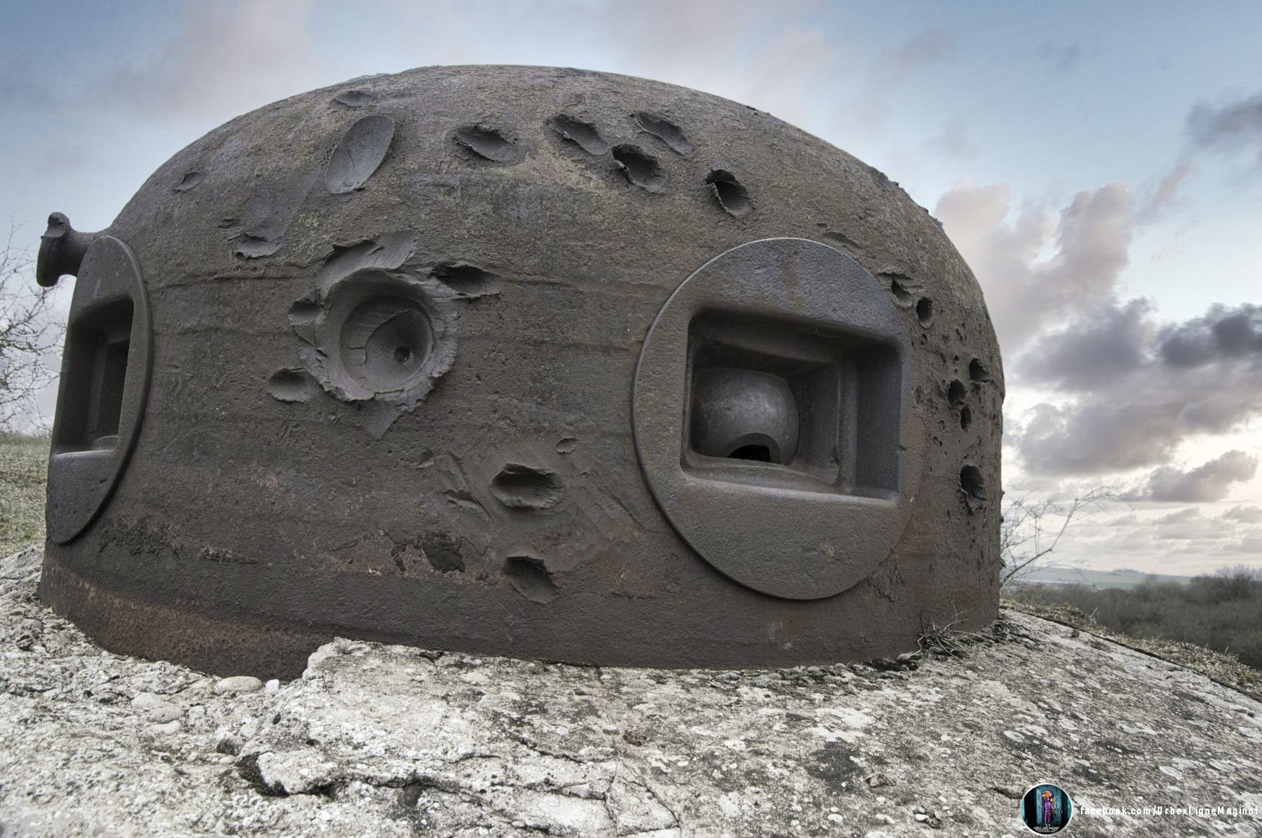Ligne Maginot - WELSCHHOF - (Ouvrage d'infanterie) - Bloc 1
La cloche GFM du bloc 1 criblée de plusieurs impacts