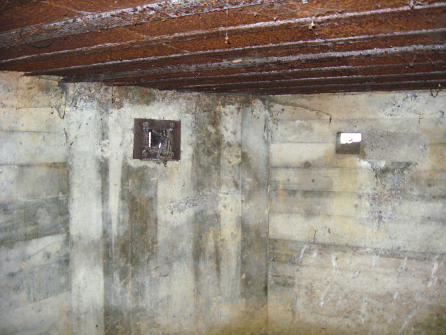 Ligne Maginot - FIRST 3 - (Blockhaus pour arme infanterie) - Les créneaux  FM - Christian LENHARD