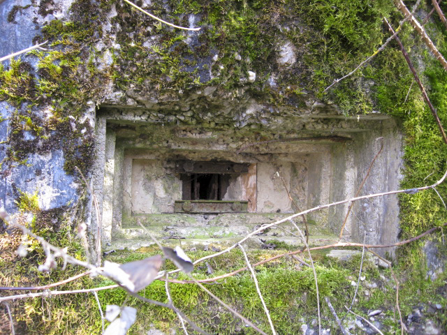 Ligne Maginot - FIRST 1 - (Blockhaus pour arme infanterie) - Créneau de tir - Christian LENHARD
