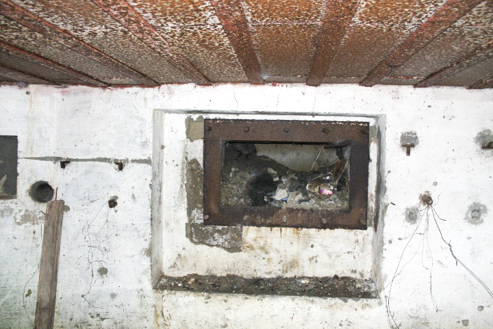 Ligne Maginot - GROS REDERCHING CENTRE (AVANT POSTE) - (Blockhaus pour arme infanterie) - Créneau AC 47