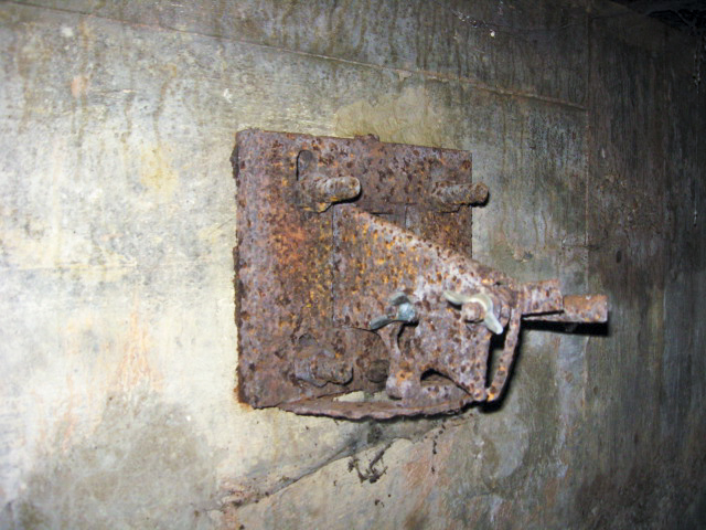 Ligne Maginot - GARTEN 5 - (Blockhaus pour arme infanterie) - Support du FM - Christian LENHARD