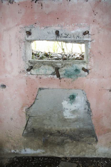 Ligne Maginot - GROS REDERCHING EST 1 - (Blockhaus pour arme infanterie) - Créneau mitrailleuse - Christian LENHARD