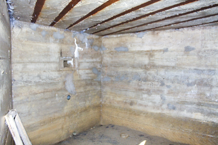 Ligne Maginot - GROSSFELD - (Blockhaus pour arme infanterie) - Chambre de tir Est