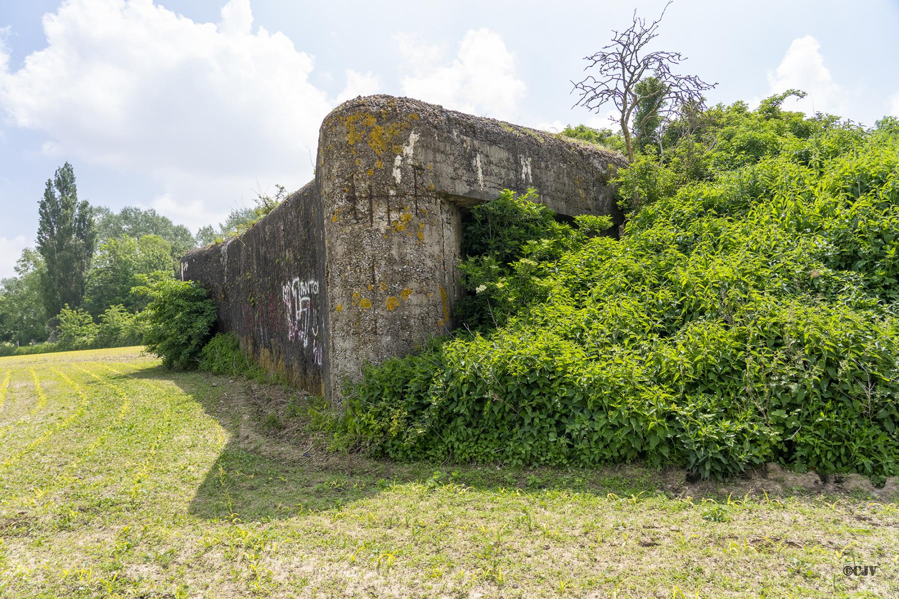 Ligne Maginot - B250 - NOUVEAU MONDE - (Blockhaus pour canon) - Mur frontal et façade Ouest