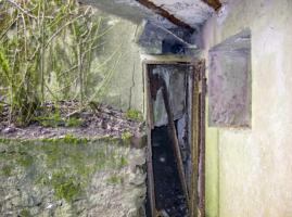Ligne Maginot - MERRENRIED 6 - (Blockhaus pour arme infanterie) - Façade arrière
Niche à l'extérieur