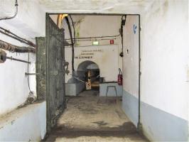 Ligne Maginot - FOUR A CHAUX - FAC - (Ouvrage d'artillerie) - Entrée des hommes
Porte blindée
