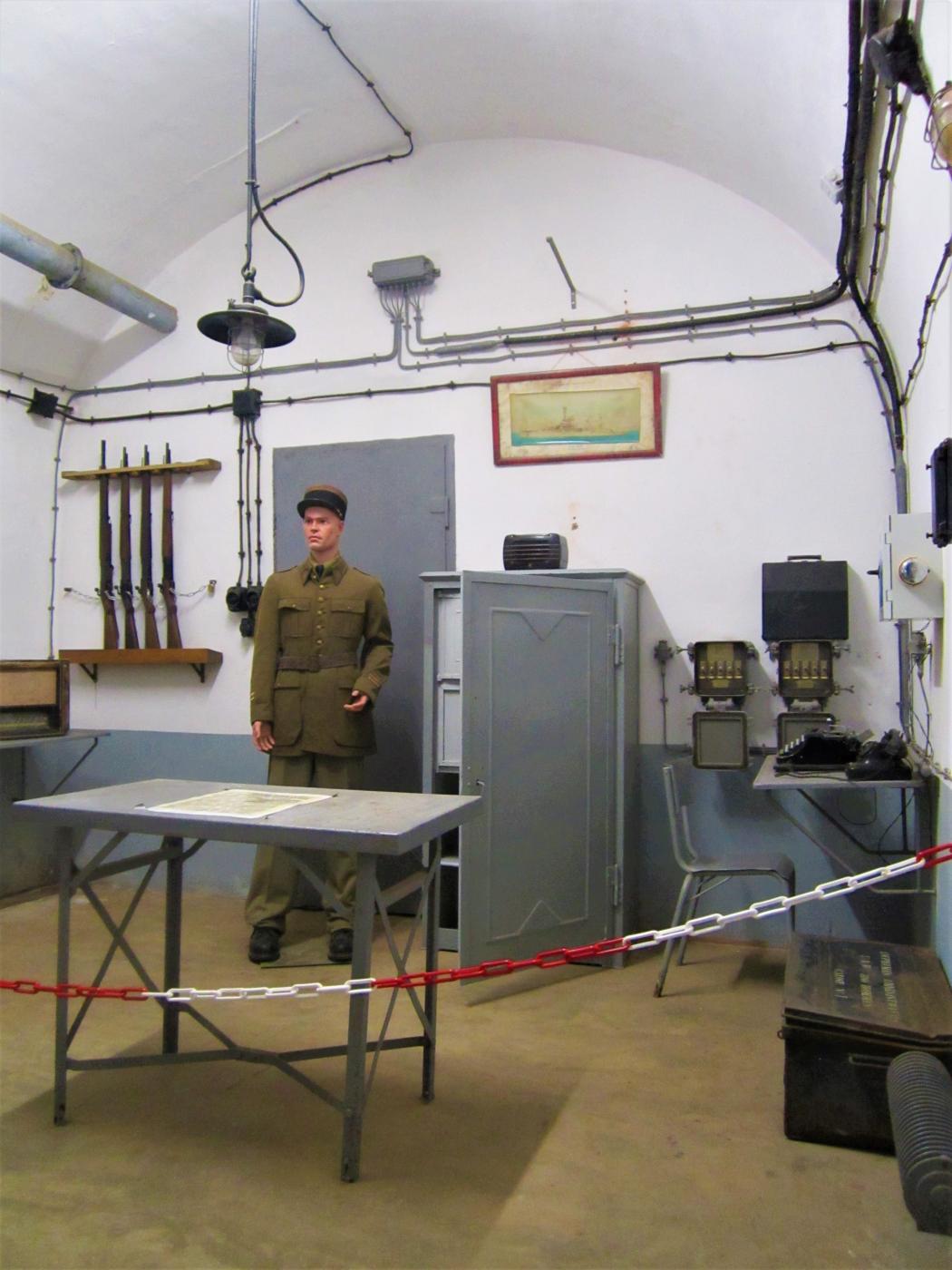 Ligne Maginot - FOUR A CHAUX - FAC - (Ouvrage d'artillerie) - PC de l'ouvrage
Bureau du Commandant