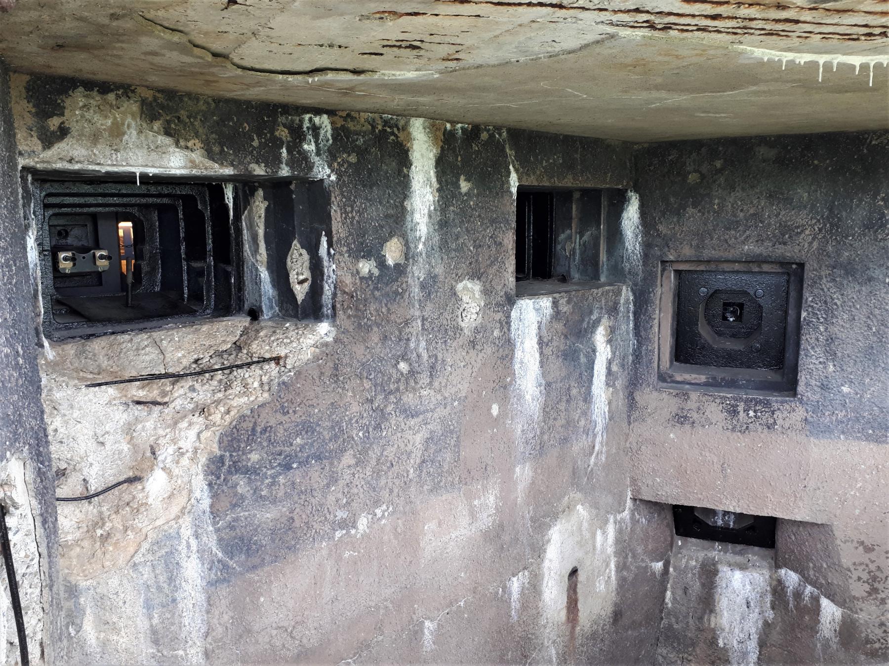 Ligne Maginot - OBERROEDERN SUD - RIEFFEL - (Casemate d'infanterie - Double) - Chambre de tir Sud armée