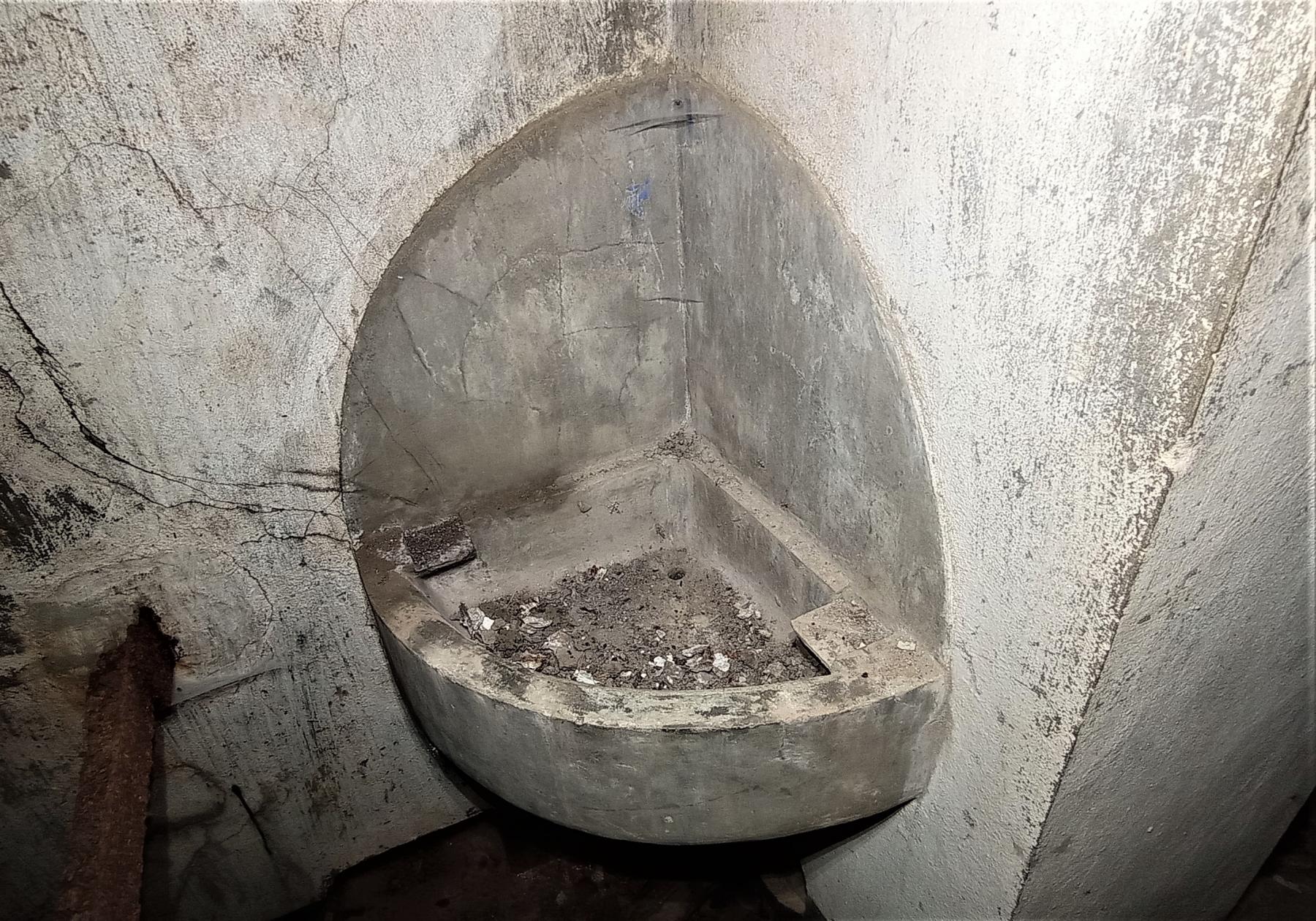 Ligne Maginot - HOCHWALD C2 - (Casemate d'infanterie) - Dans la chambre du chef de casemate