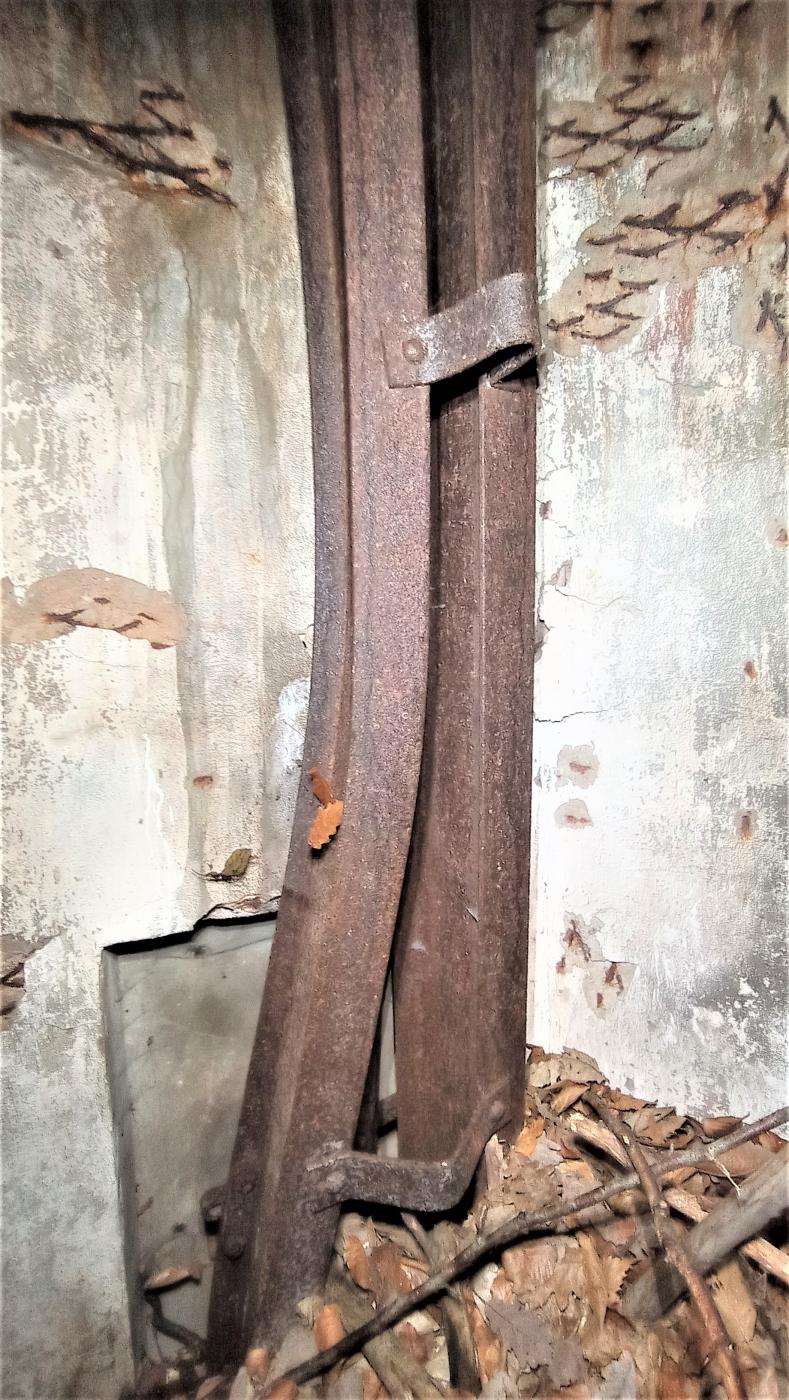 Ligne Maginot - HOCHWALD C2 - (Casemate d'infanterie) - Guide du contrepoids de la cloche GFM