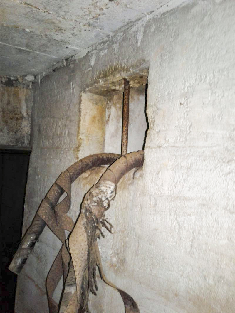 Ligne Maginot - CHAMOUILLETTE - (Central téléphonique isolé) - Niche d'arrivée des câbles.