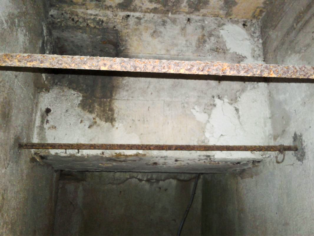 Ligne Maginot - CHAMOUILLETTE - (Central téléphonique isolé) - Détail du plafond de la galerie de liaison.
