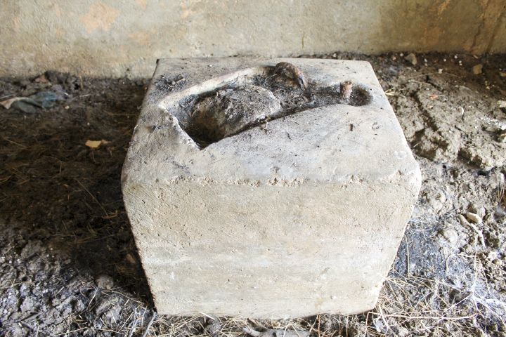 Ligne Maginot - MERRENBAND 2 - (Blockhaus pour canon) - Socle pour la bêche du canon