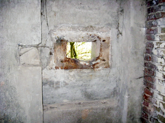 Ligne Maginot - MERRENRIED 6 - (Blockhaus pour arme infanterie) - Créneau Mitrailleuse