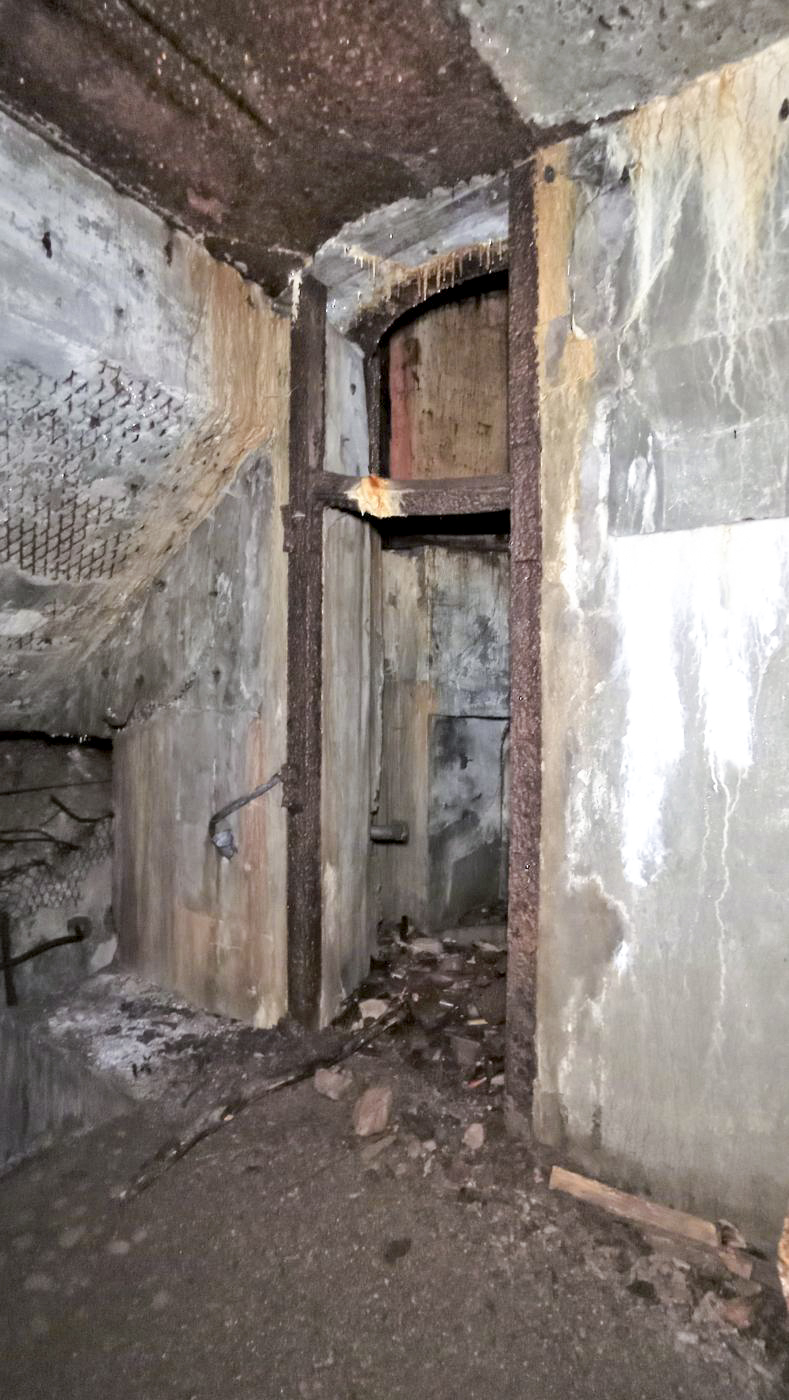 Ligne Maginot - HOCHWALD C2 - (Casemate d'infanterie) - L'entrée du puits de la cloche JM