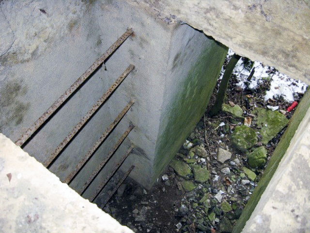 Ligne Maginot - OLFERDINGER 3 - (Blockhaus pour arme infanterie) - Les barreaux servant d'échelle
