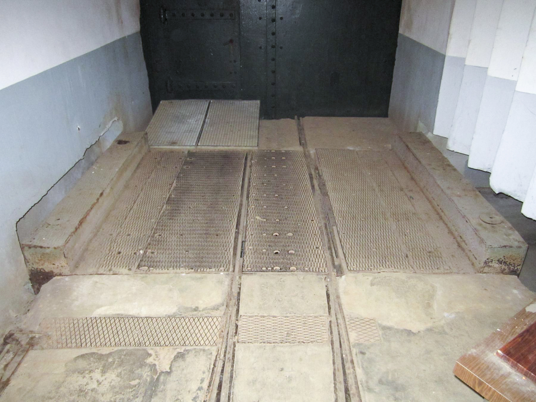 Ligne Maginot - FOUR A CHAUX - FAC - (Ouvrage d'artillerie) - Entrée munitions
Pont roulant