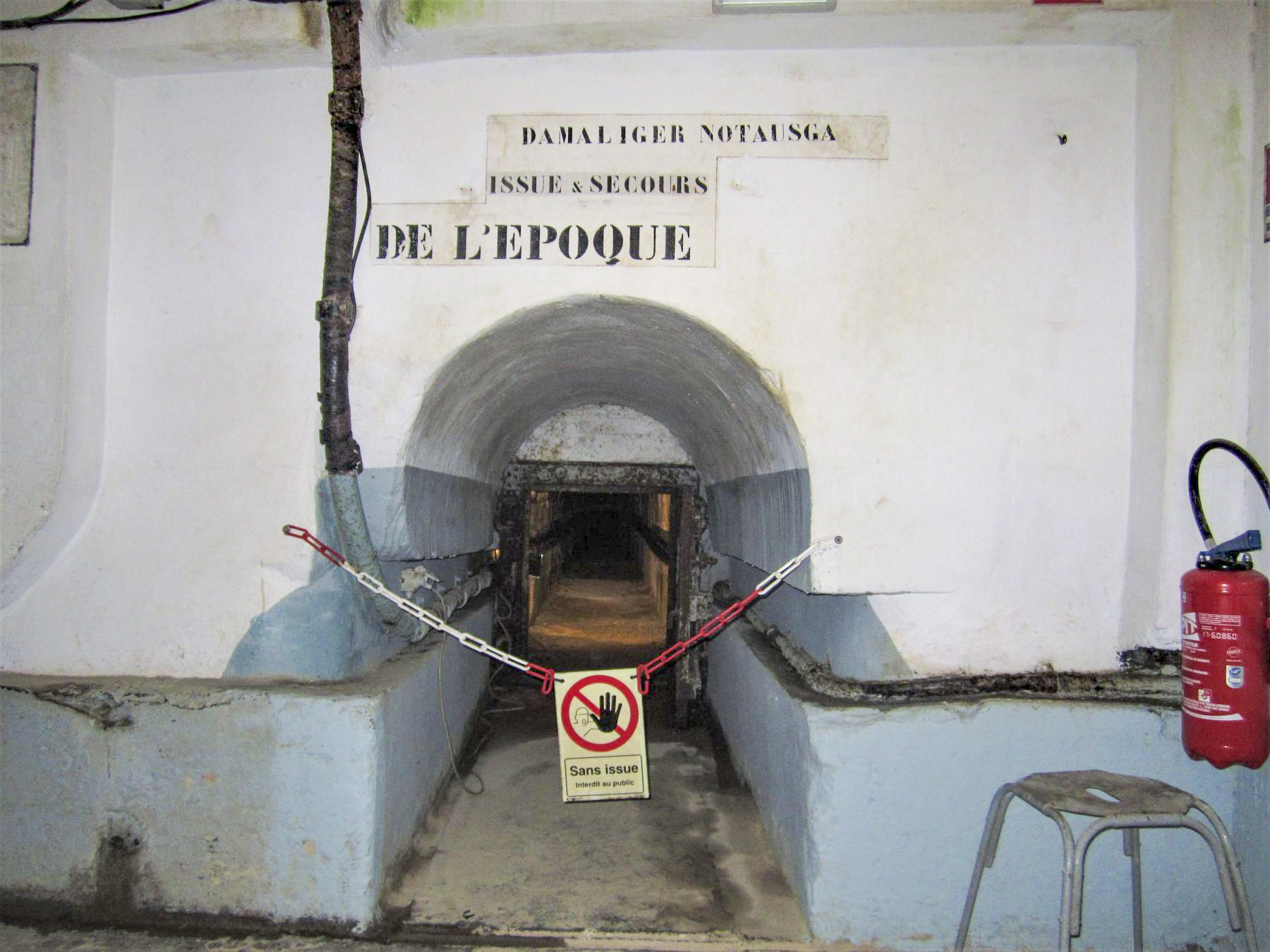 Ligne Maginot - FOUR A CHAUX - FAC - (Ouvrage d'artillerie) - Entrée des hommes
Issue de secours (galerie arrière ouest)