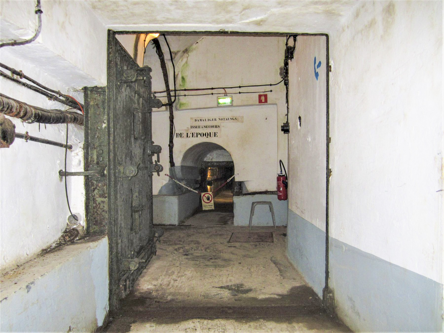 Ligne Maginot - FOUR A CHAUX - FAC - (Ouvrage d'artillerie) - Entrée des hommes
Porte blindée
