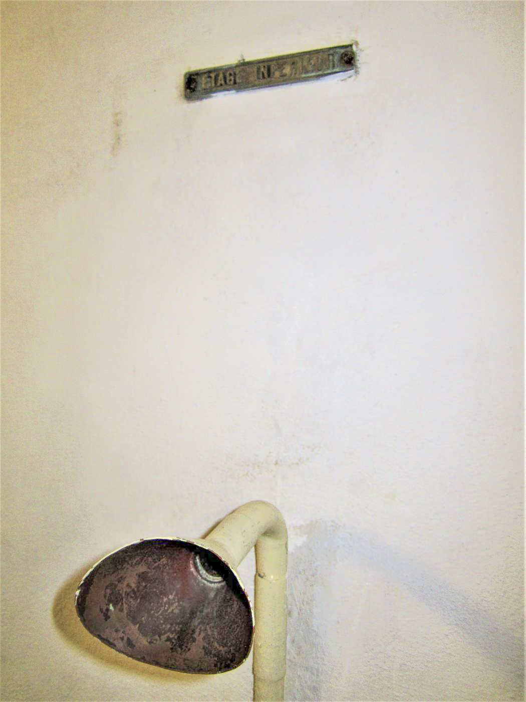 Ligne Maginot - FOUR A CHAUX - FAC - (Ouvrage d'artillerie) - Bloc 2
Etage intermédiaire de la tourelle de 75
Conduit acoustique vers l'étage inférieur
