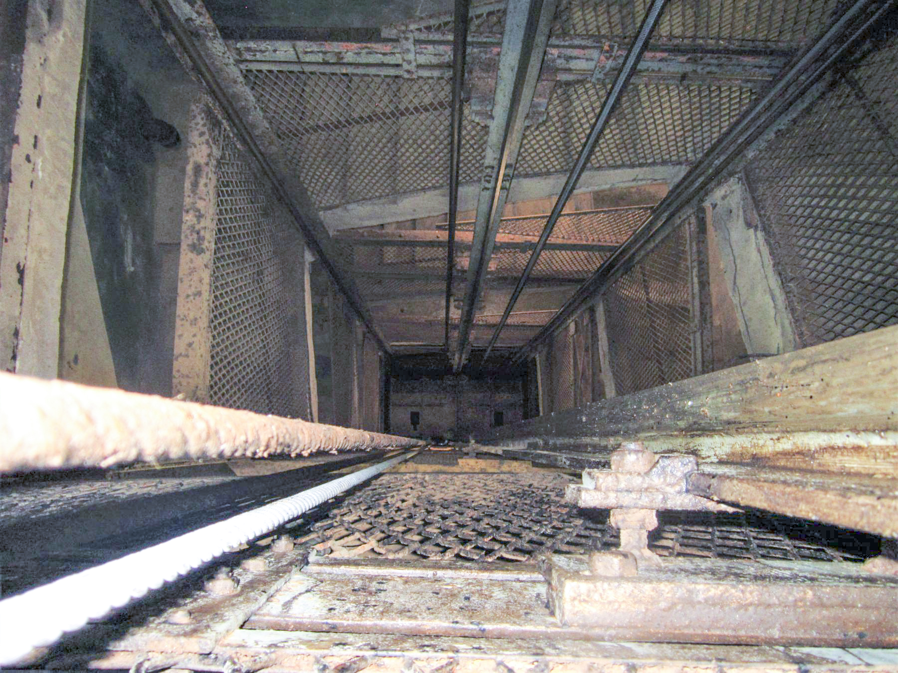 Ligne Maginot - FOUR A CHAUX - FAC - (Ouvrage d'artillerie) - Bloc 2
Cage du monte-charge