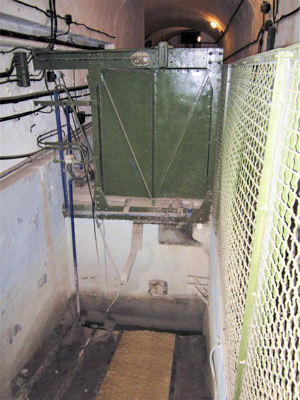 Ligne Maginot - FOUR A CHAUX - FAC - (Ouvrage d'artillerie) - Plan incliné
Portique inférieur