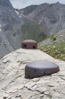 Ligne Maginot - PAS DU ROC - (Ouvrage d'artillerie) - Bloc 1
Cloche JM et cloche GFM. A l'arrière-plan le col du Petit Argentier 