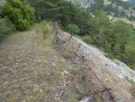 Ligne Maginot - VICTOR-EMMANUEL NORD-EST - (Blockhaus pour arme infanterie) - Réseau de barbelés à proximité