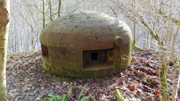 Ligne Maginot - FROHMUHL (PC DU QUARTIER KAPELLENHOF - II/153° RIF) - (Abri) - Extérieur de la cloche Guetteur Fusil Mitrailleur du coffre d'entrée Ouest