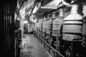 Ligne Maginot - SAINT ROCH (SHR) - (Ouvrage d'artillerie) - La salle des filtres avec au fond la porte donnant accès à la cloche GFM du bloc 2