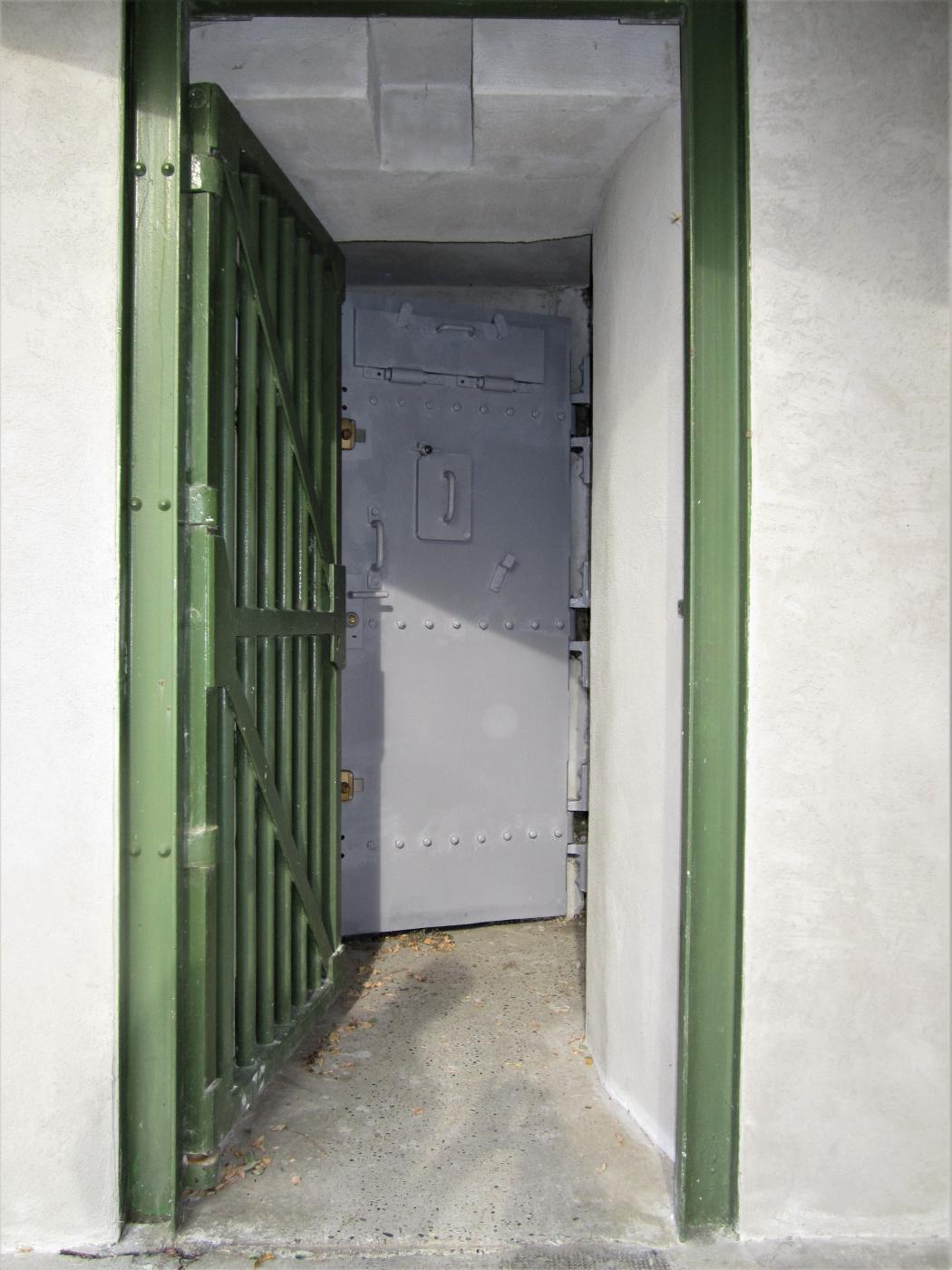 Ligne Maginot - 86 - ASCHENBACH - (Casemate d'infanterie - double) - Grille et porte blindée de l'entrée hommes