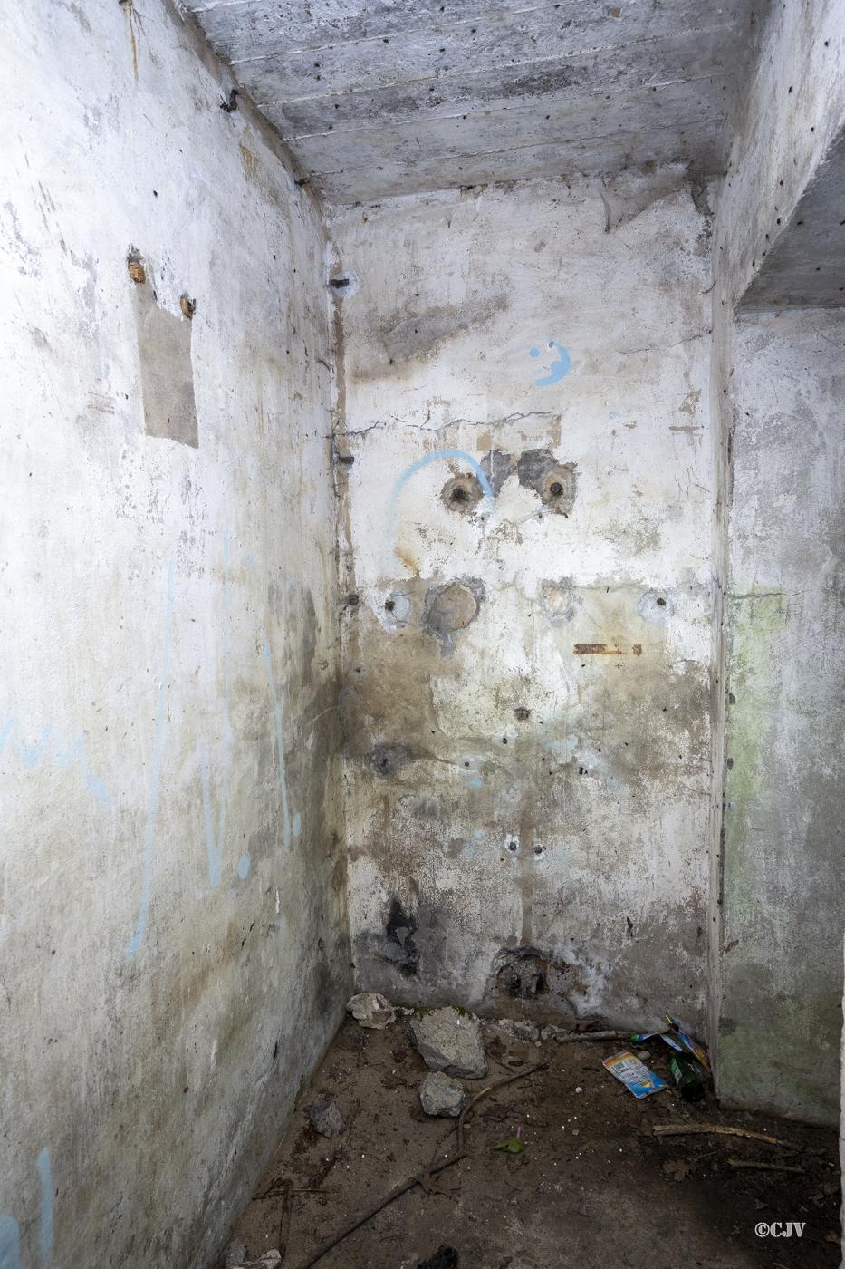 Ligne Maginot - RUHORT - (Abri) - Entrée de droite - Lia VERMEULEN