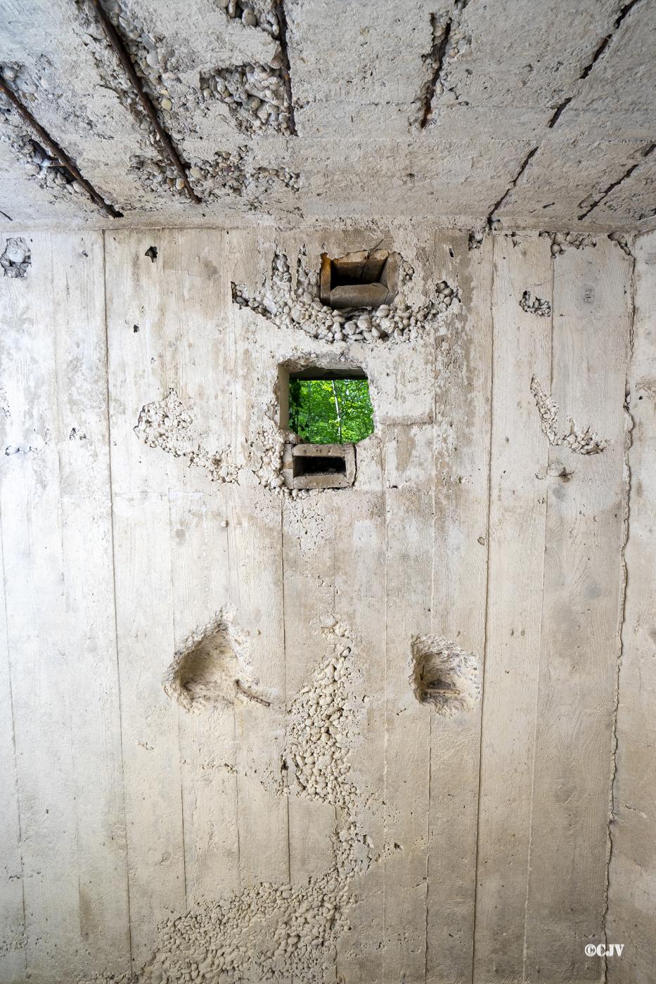 Ligne Maginot - DAUBENSAND 3 - (Blockhaus pour arme infanterie) - Mur arrière - Lia VERMEULEN