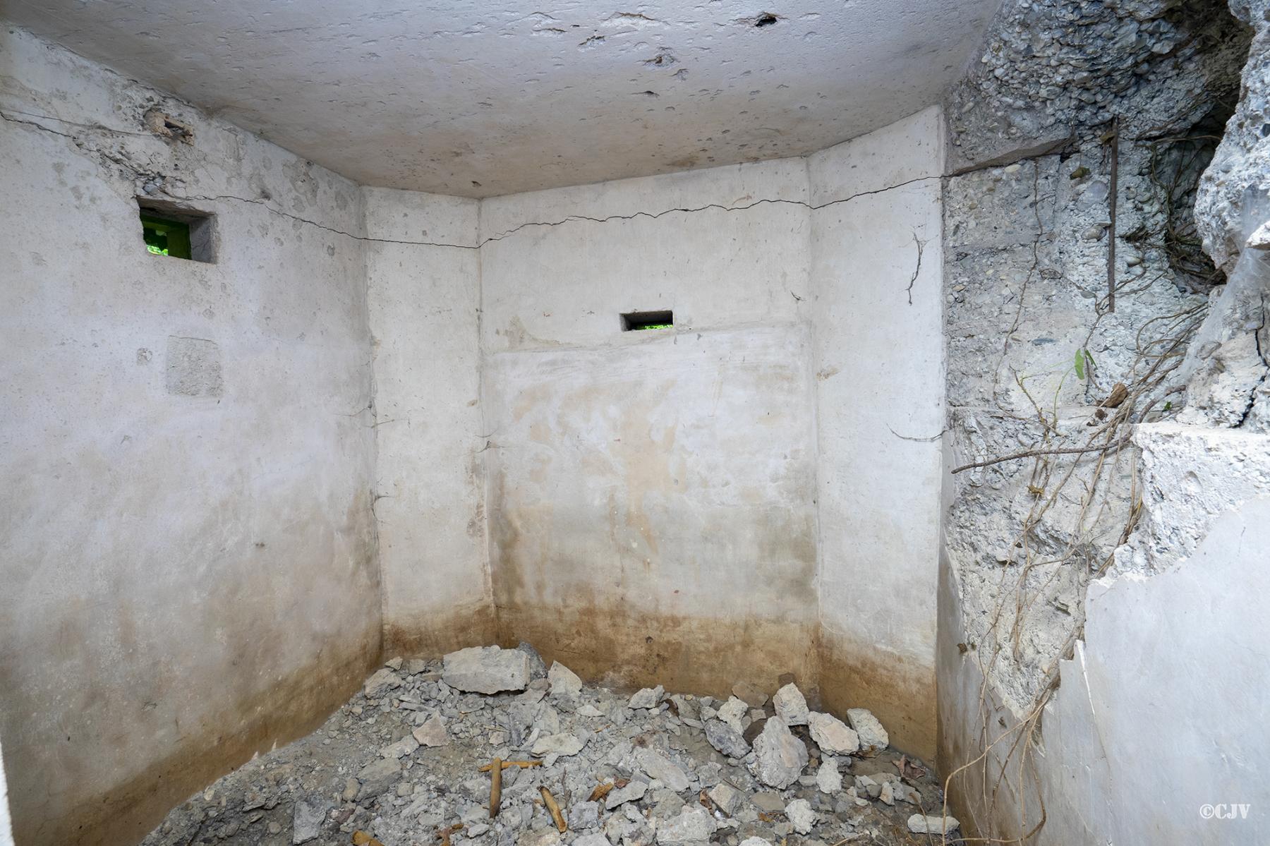 Ligne Maginot - DAUBENSAND 4 - (Blockhaus pour arme infanterie) - Chambre de tir - Lia VERMEULEN