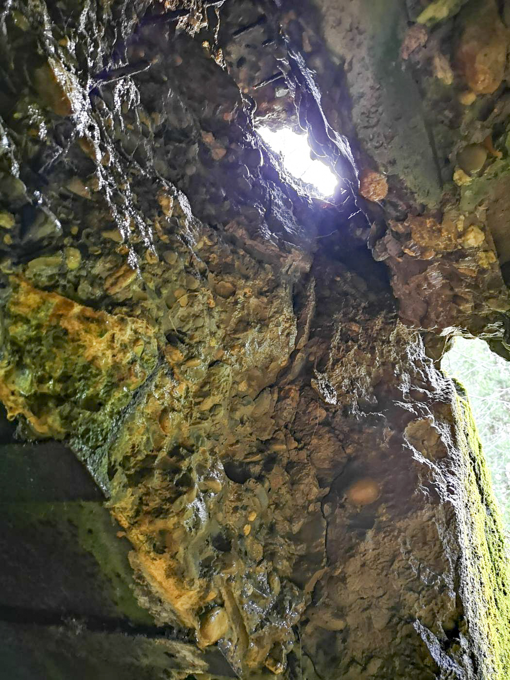 Ligne Maginot - WASENBERG 7 - (Blockhaus pour arme infanterie) - Détails sur les blocs de béton disloqués