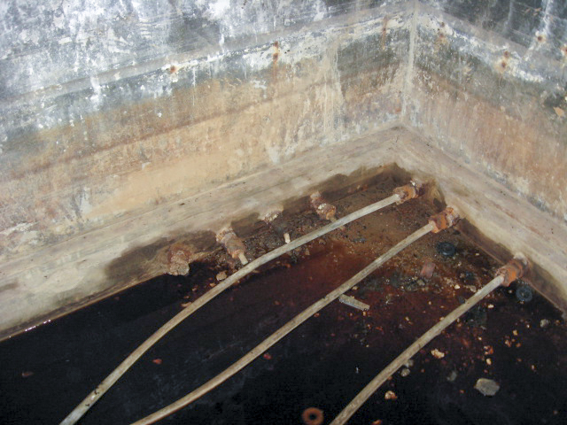 Ligne Maginot - X57 - (Chambre de coupure - Avec central) - L'entrée des cables