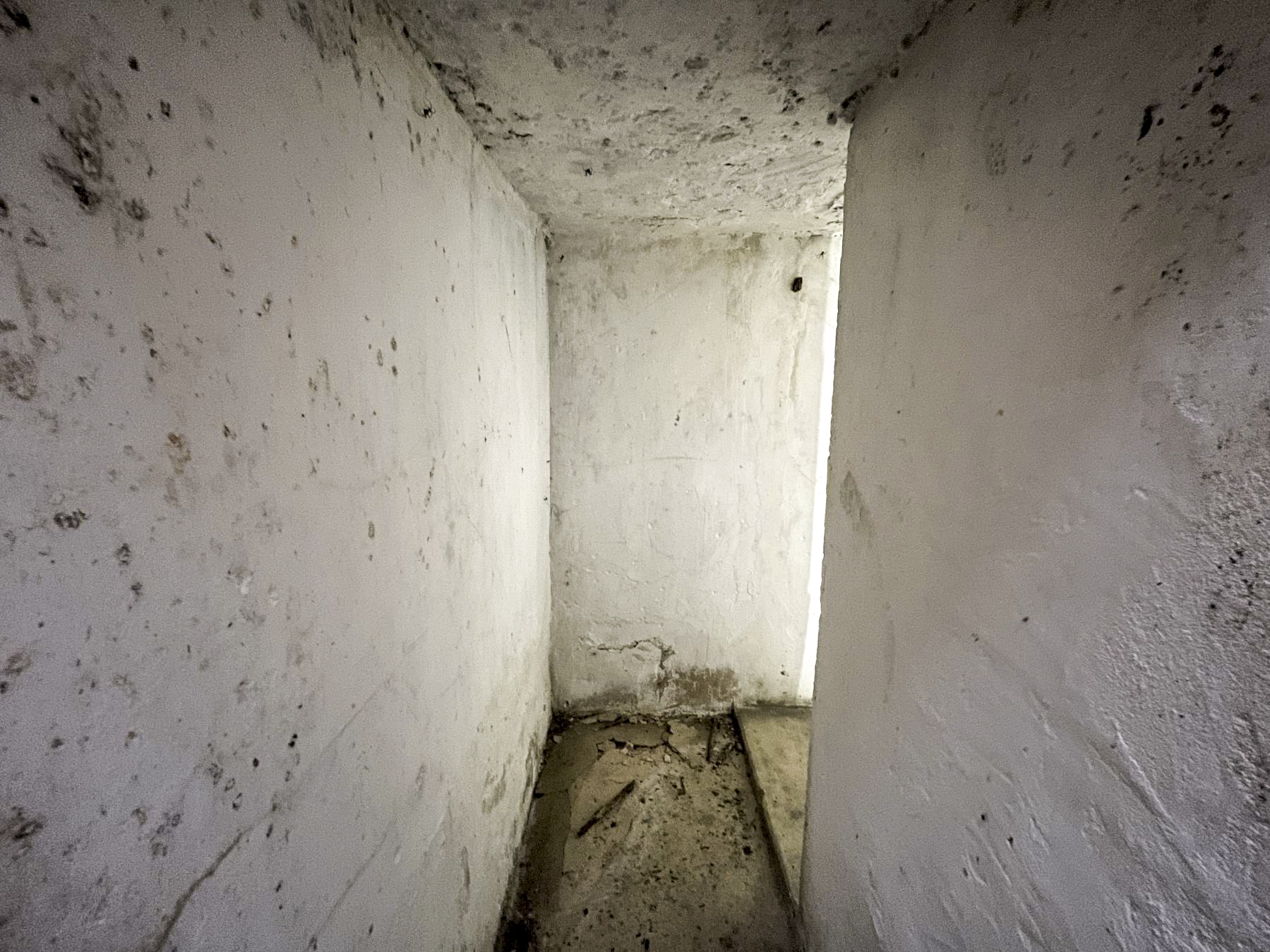 Ligne Maginot - B1 - (Chambre de coupure) - Couloir d'accès au local téléphonique : Absence de porte