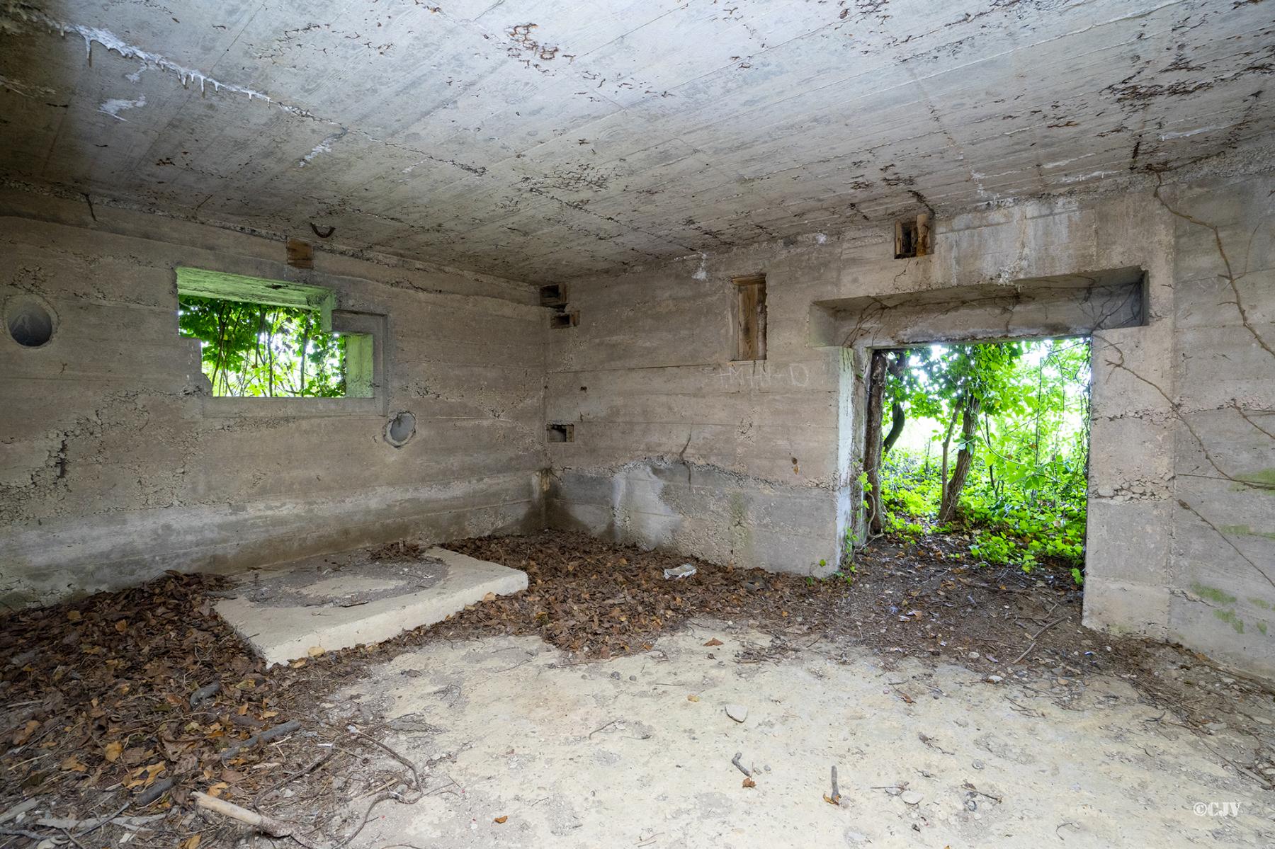 Ligne Maginot - NEUSCHOLLEN EST - (Casemate d'infanterie - Simple) - Chambre de tir avec entrée matériel