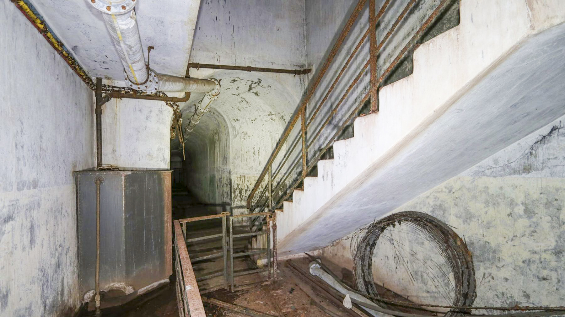 Ligne Maginot - FROHMUHL (PC DU QUARTIER KAPELLENHOF - II/153° RIF) - (Abri) - Coffre d'entrée ouest
Le bas de la cage d'escalier